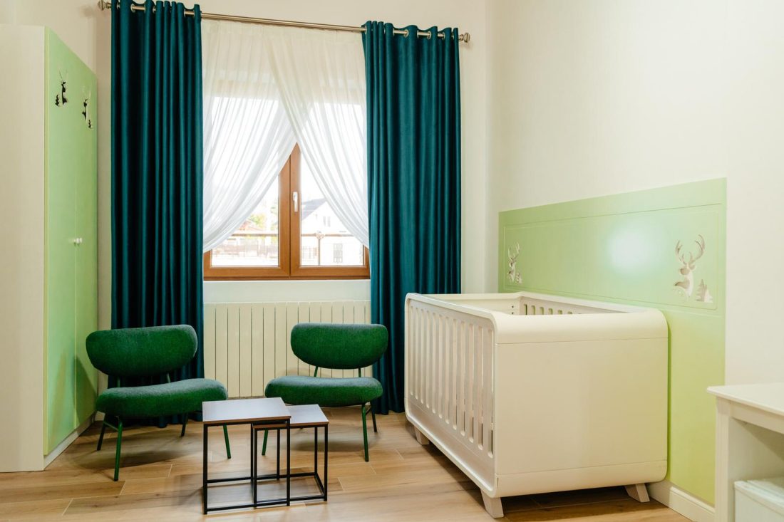 Cameră de 4 persoane în stil modern